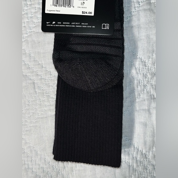 $24 NIKE OUTDOOR WOOL BLEND CREW SOCKS FD8472-010 Black Men’s 6-8 Women’s 6-10 - Picture 7 of 8